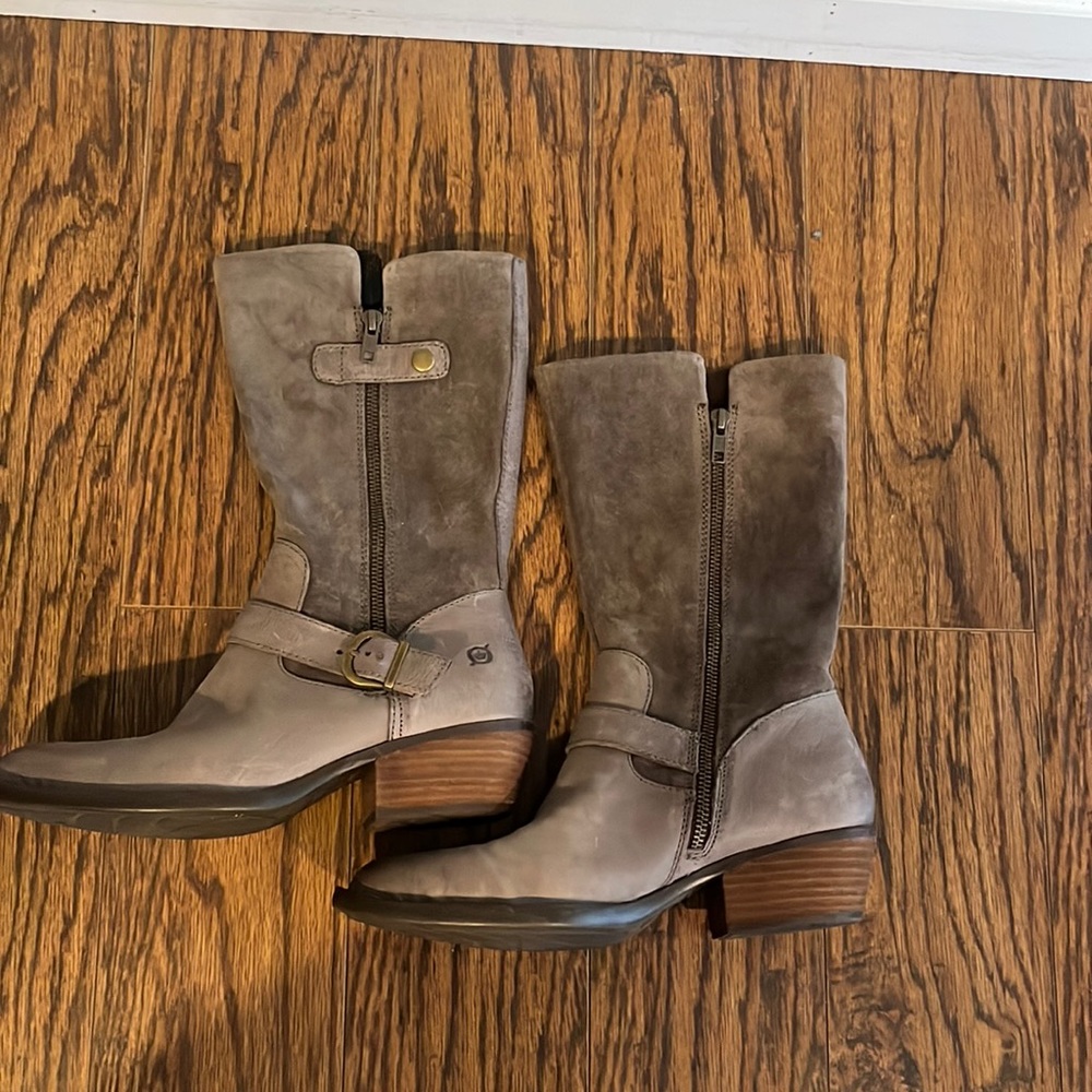 Born Walker boot size 8.5 taupe